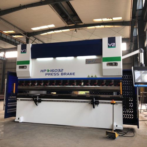 Листозгинальний прес з повним ЧПУ PB6-100 / 3200 DA-53T (4 + 1 вісь)